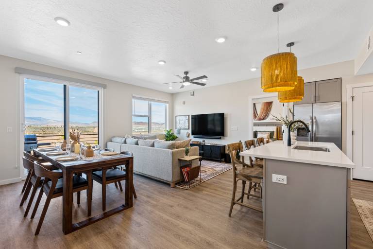 Fully equipped pleasant condo with pool, barbeque & jacuzzi | Pet-friendly — photo 3