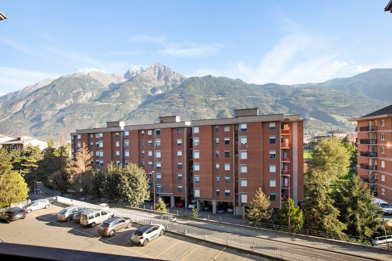 Holiday Apartment "Aosta Family Home" with Mountain View and Balcony — photo 3
