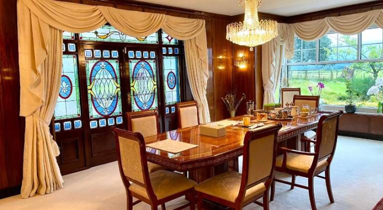 FINN VILLAGE Loch Lomond Villa - THE BLACK ROOM with Private Jacuzzi-Style Bath — photo 4