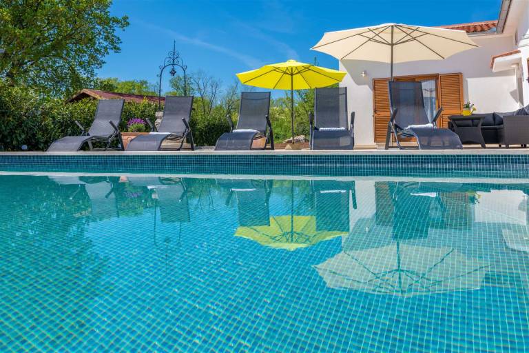 Villa with BBQ, yard & pool | Pool view — photo 5