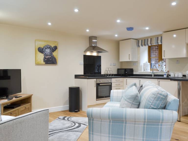 Children-friendly nice cottage with yard | Pets allowed — photo 3