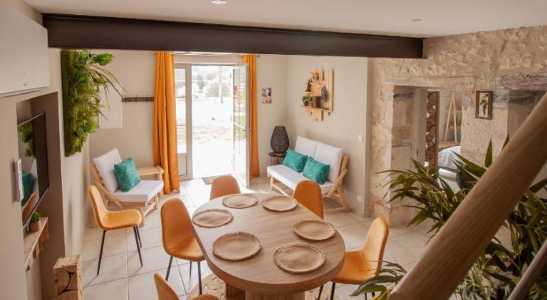 Vacation home with patio, grill & jacuzzi | Pets are welcome — photo 3
