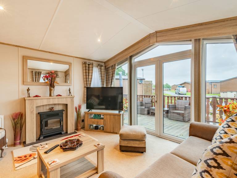 Child-friendly charming cottage with patio & yard | River view | Beach nearby | Pets are welcome — photo 4