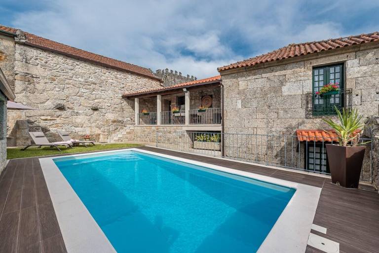 Vacation home with patio, barbeque & private pool — photo 2