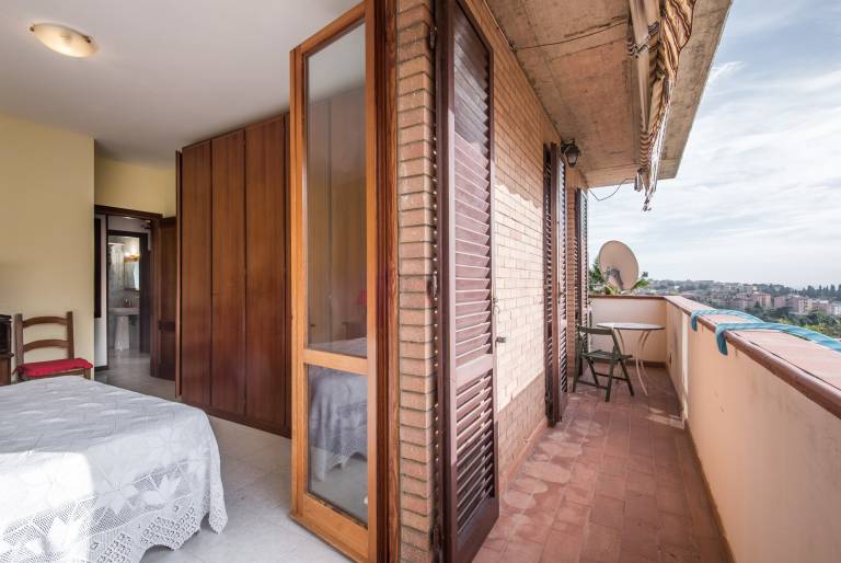 Rental apartment with terrace | City view | Perfect for remote work — photo 4