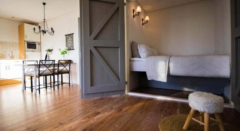 T hus bed & breakfast