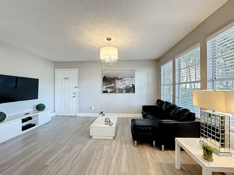 Children-friendly spacious condo with private pool & garden | Pets are welcome — photo 2