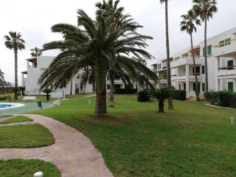 Children-friendly charming apartment with yard, terrace & pool | Beach view | Close to the beach | Dogs allowed — photo 4