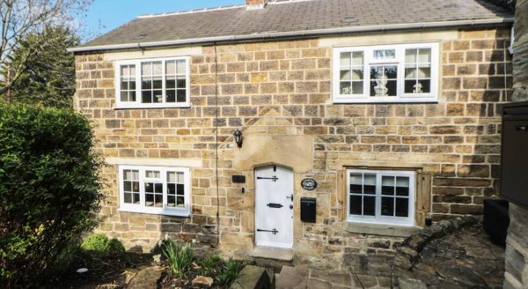 House with 2 rooms for 4 persons in Wakefield