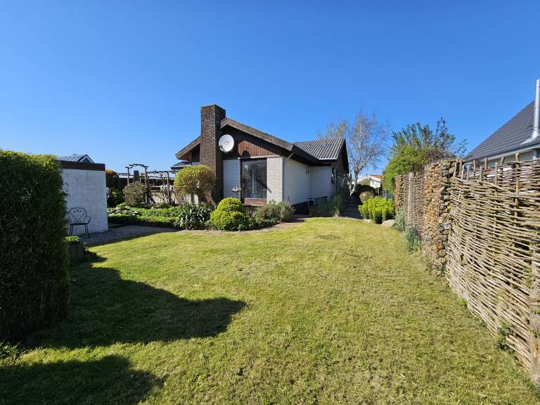 Child-friendly vacation home with garden, grill & terrace | Sea view | Next to the beach | Pet-friendly — photo 5