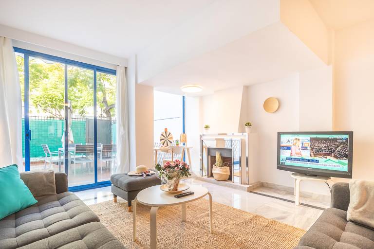 Family-oriented rental apartment with terrace, pool & garden | Beach nearby | Pet-friendly in Marbella