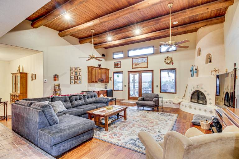 Stunning Sandia Mtn Views: Rio Rancho Retreat in Bernalillo, NM