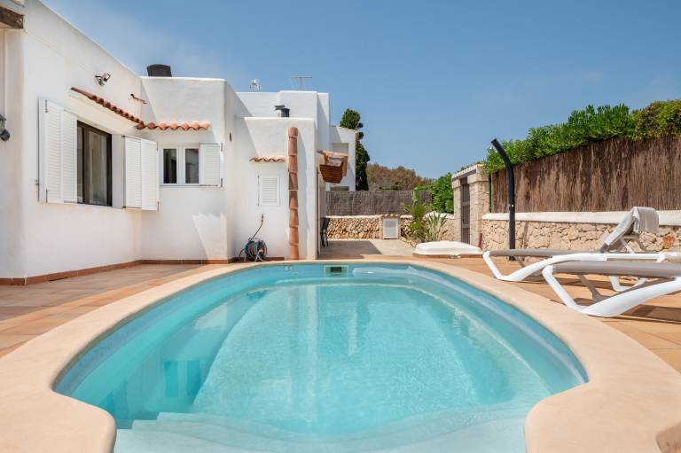 Fully equipped ample villa with fast internet, BBQ & private pool | Next to the beach | Pet-friendly — photo 2