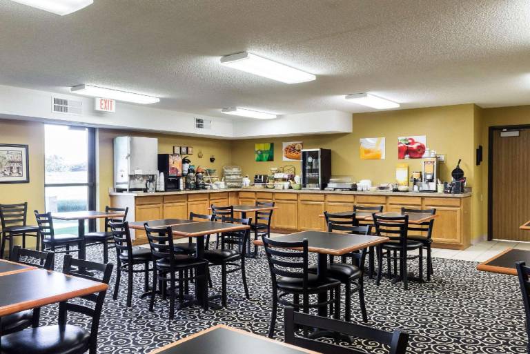 Quality Inn & Suites Watertown near Prairie Lakes Ice Arena in Watertown, SD