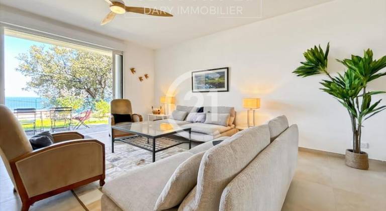 Holiday apartment with yard & terrace in Calvi
