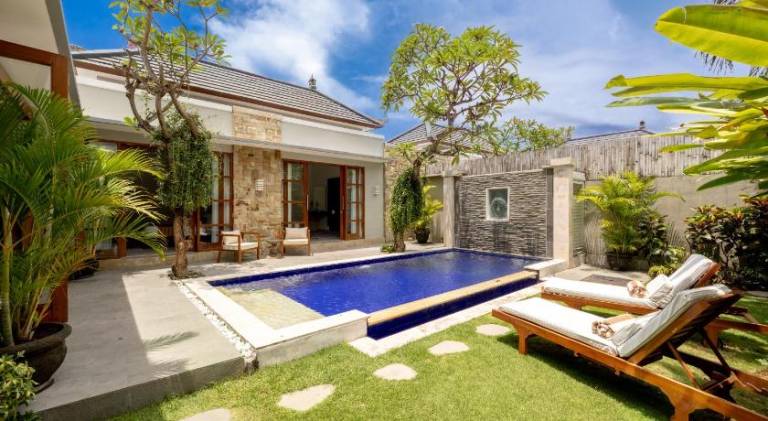 Villa with patio, garden & private pool in Kuta