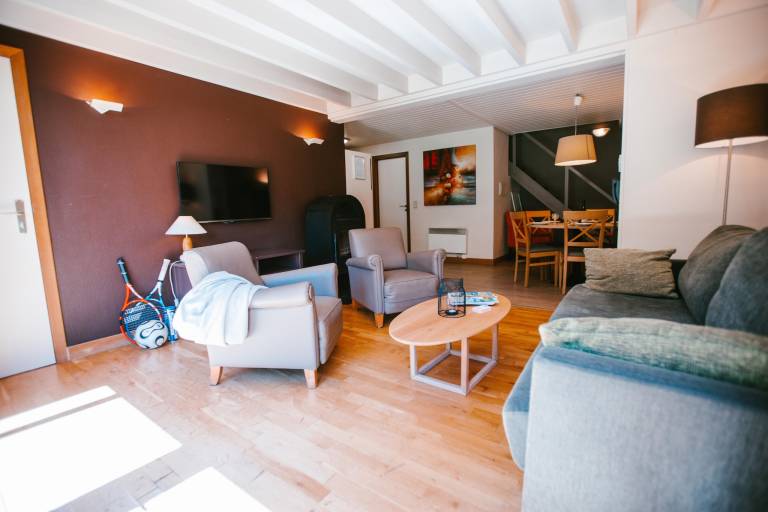 Cottage with terrace, yard & pool | Pets are welcome — photo 4