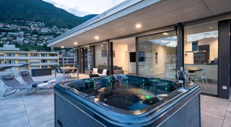 Fully equipped apartment with private pool, jacuzzi & patio | Pets are welcome in Locarno