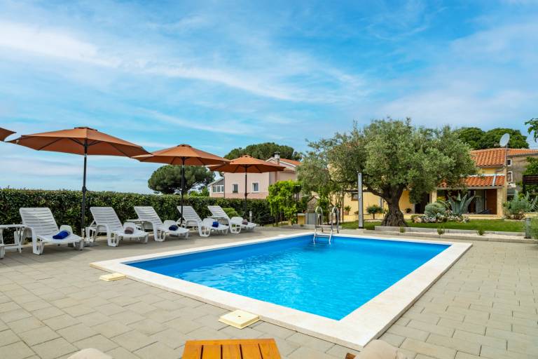 Villa Kaštelir