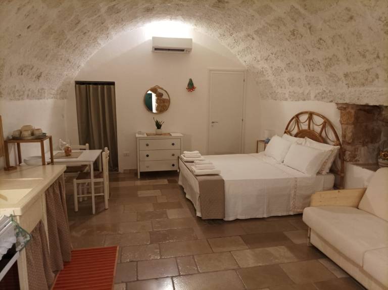 Villa with jacuzzi — photo 5