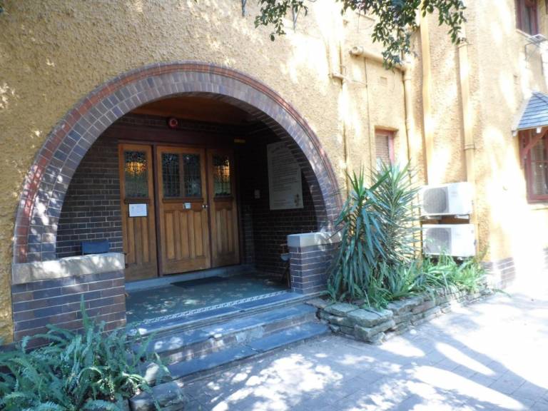 Bed and breakfast  Homebush