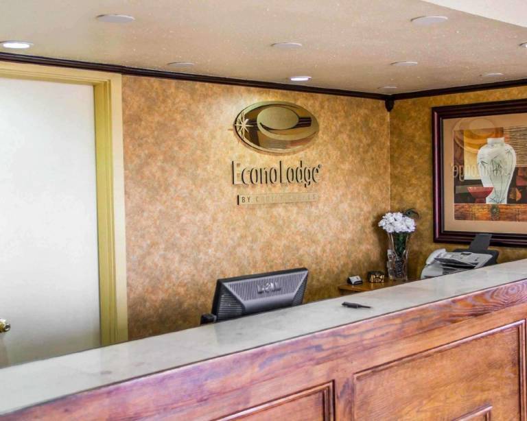 Econo Lodge McAlester — photo 5