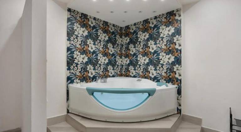 House with hot tub | Next to Piazza del Plebiscito | Perfect for remote work | Pets are welcome — photo 4