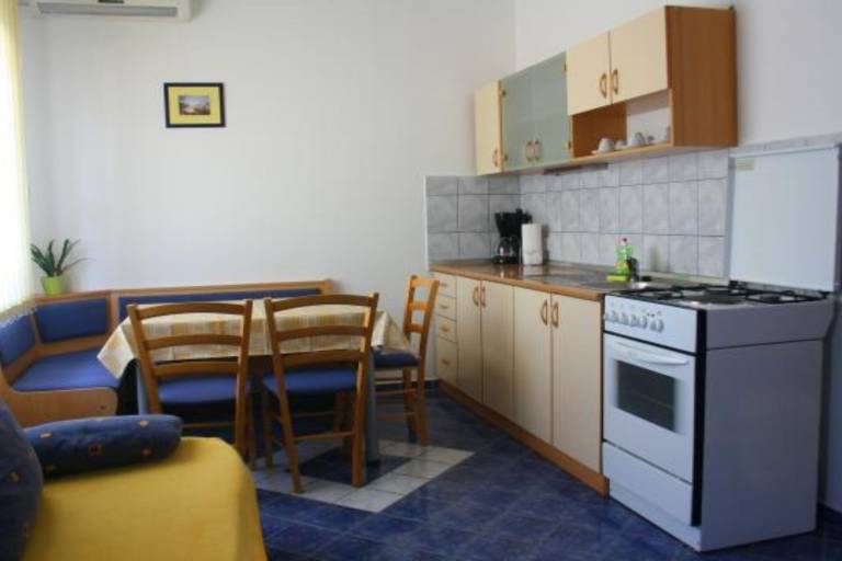 Apartment with barbeque & patio in Biograd na Moru