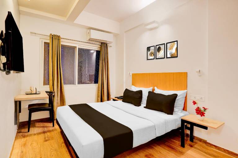 Super Townhouse HAL Indiranagar Extension