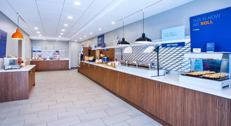 Holiday Inn Express Hotel & Suites - Belleville Area By IHG — photo 5