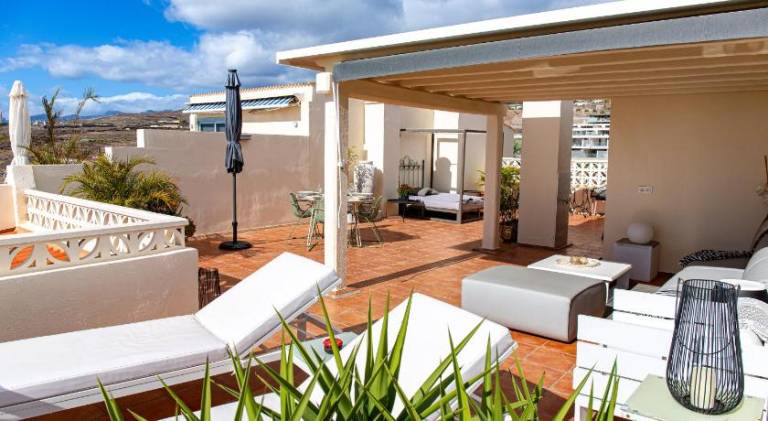 Rental apartment with grill, pool & patio — photo 2