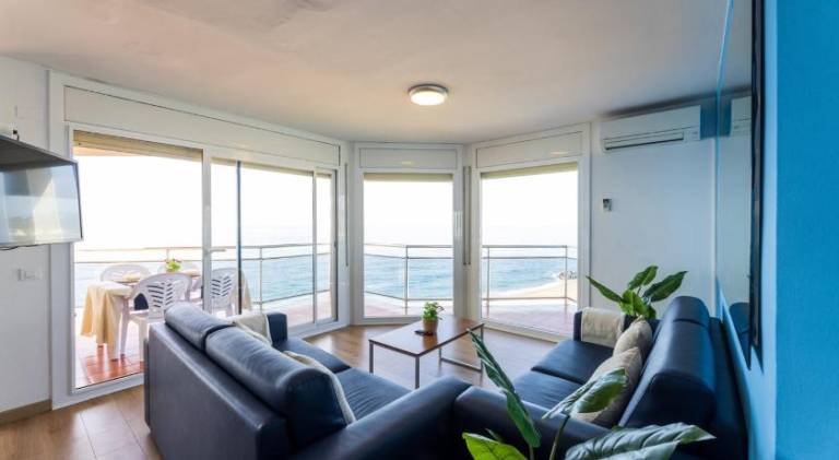 Beautiful rental apartment with pool, garden & terrace | Beach nearby | Pets allowed — photo 2