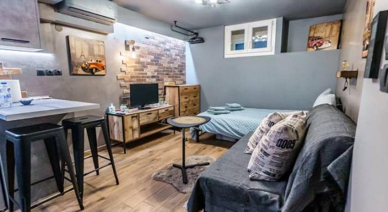 Holiday apartment with patio & yard | Next to Hagia Sophia | Good for workation in Thessaloniki