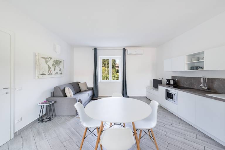 Rental apartment with terrace & pool — photo 2