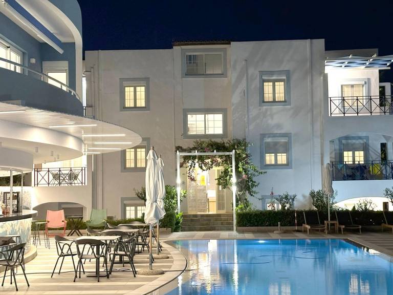 Holiday apartment with pool — photo 3