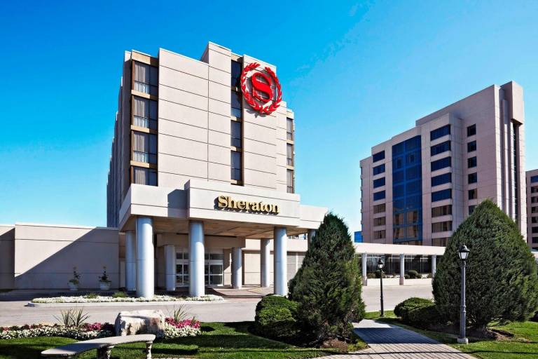 Sheraton Parkway Toronto North Hotel & Suites — photo 4