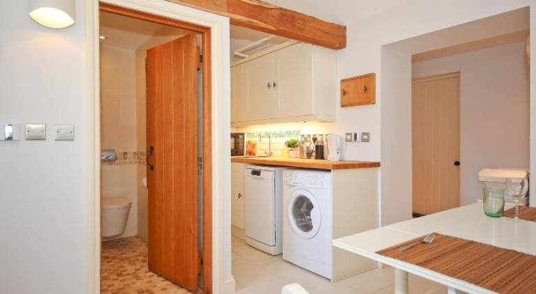 Charming vacation home | Pet-friendly — photo 3