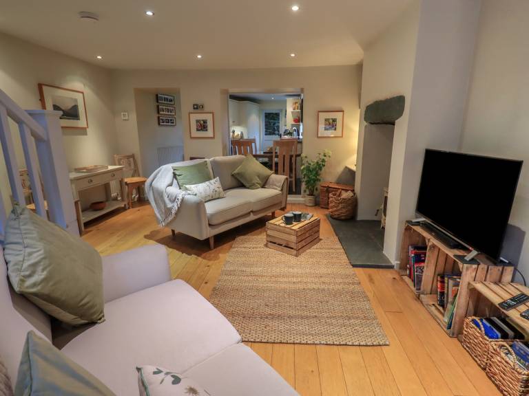 Family-oriented wonderful cottage with patio & yard | Dogs allowed — photo 4