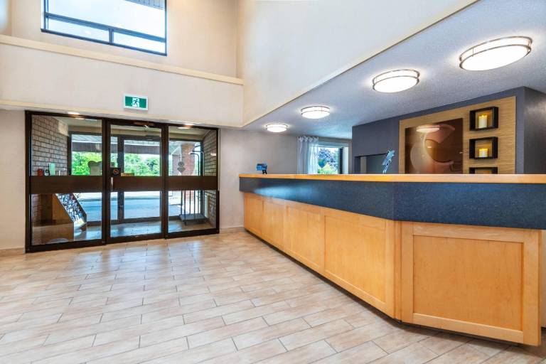 Comfort Inn Hwy. 401 — photo 2