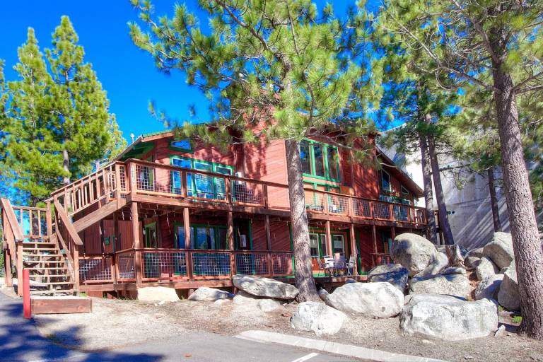 Tahoe Olympic Comfy Condo Community Pool