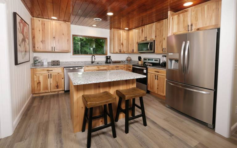 Family-friendly cabin with hot tub | Mountain view | Pet-friendly — photo 4