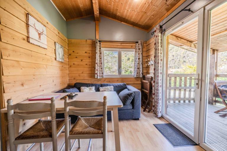 Chalet with patio, garden & pool | Mountain view in Foix