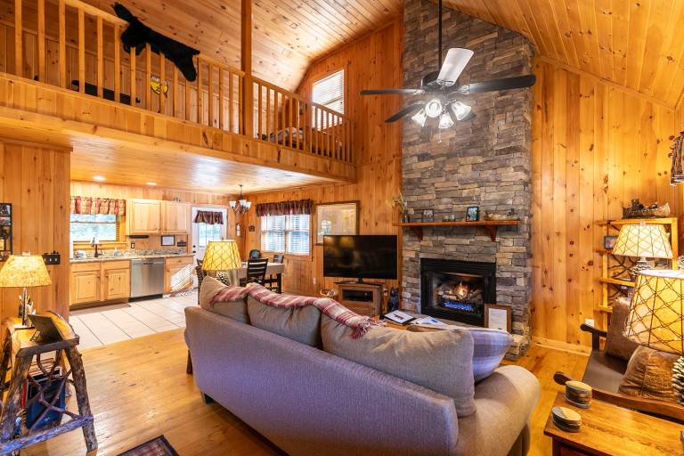 A Bears Hill Log Cabin in Boone with hot tub large yard and pond in Boone, NC