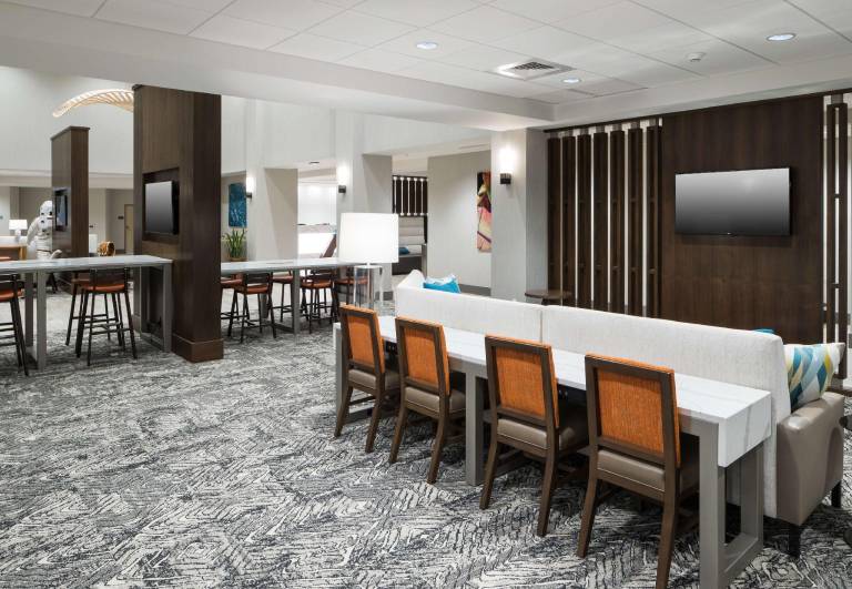 Hampton Inn & Suites Cape Canaveral Cruise Port — photo 5
