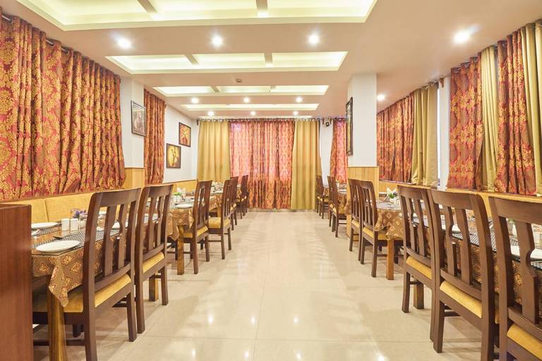 The Golden Crest Hotel — photo 4