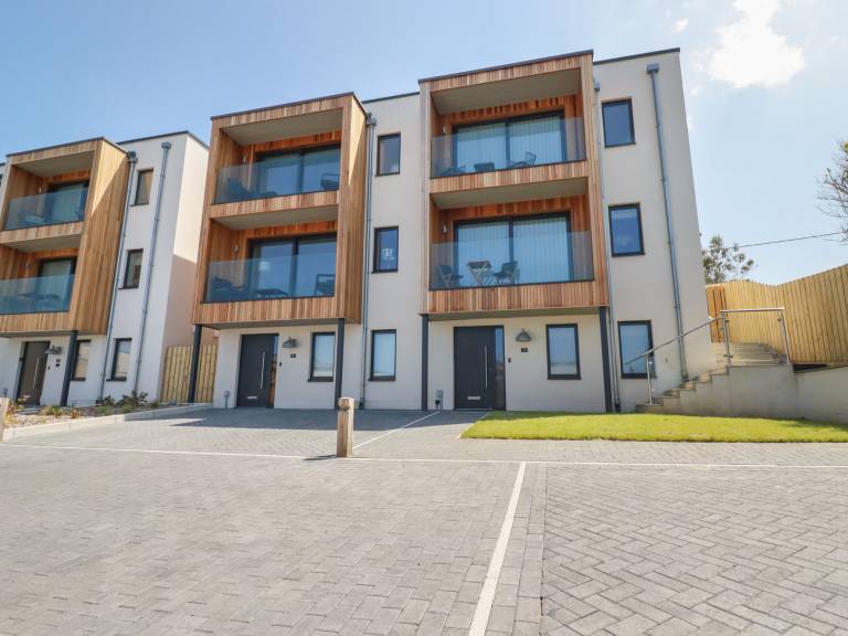 Fully equipped cottage with garden | Beach view | Close to the beach | Dogs allowed in Newquay