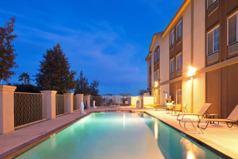 Holiday Inn Express & Suites Casa Grande by IHG — photo 2