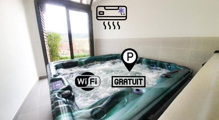 Villa with patio & jacuzzi in Sarlat-la-Canéda