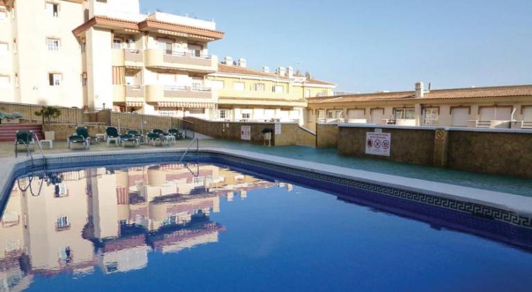 Holiday apartment with patio & pool — photo 3