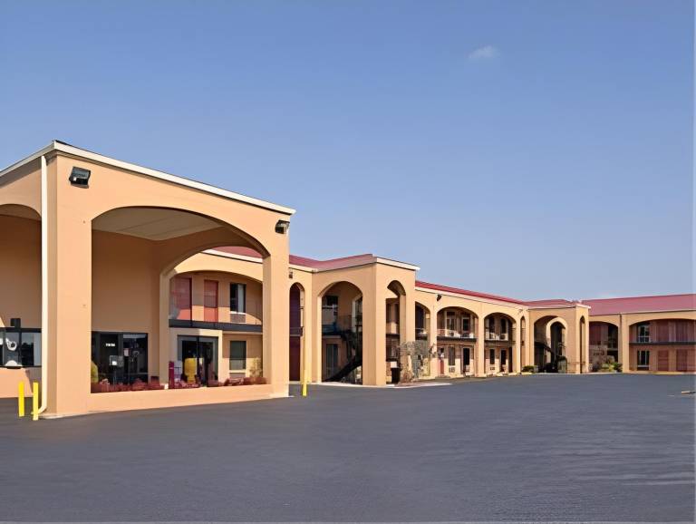 HomeLodge Newnan in Newnan, GA